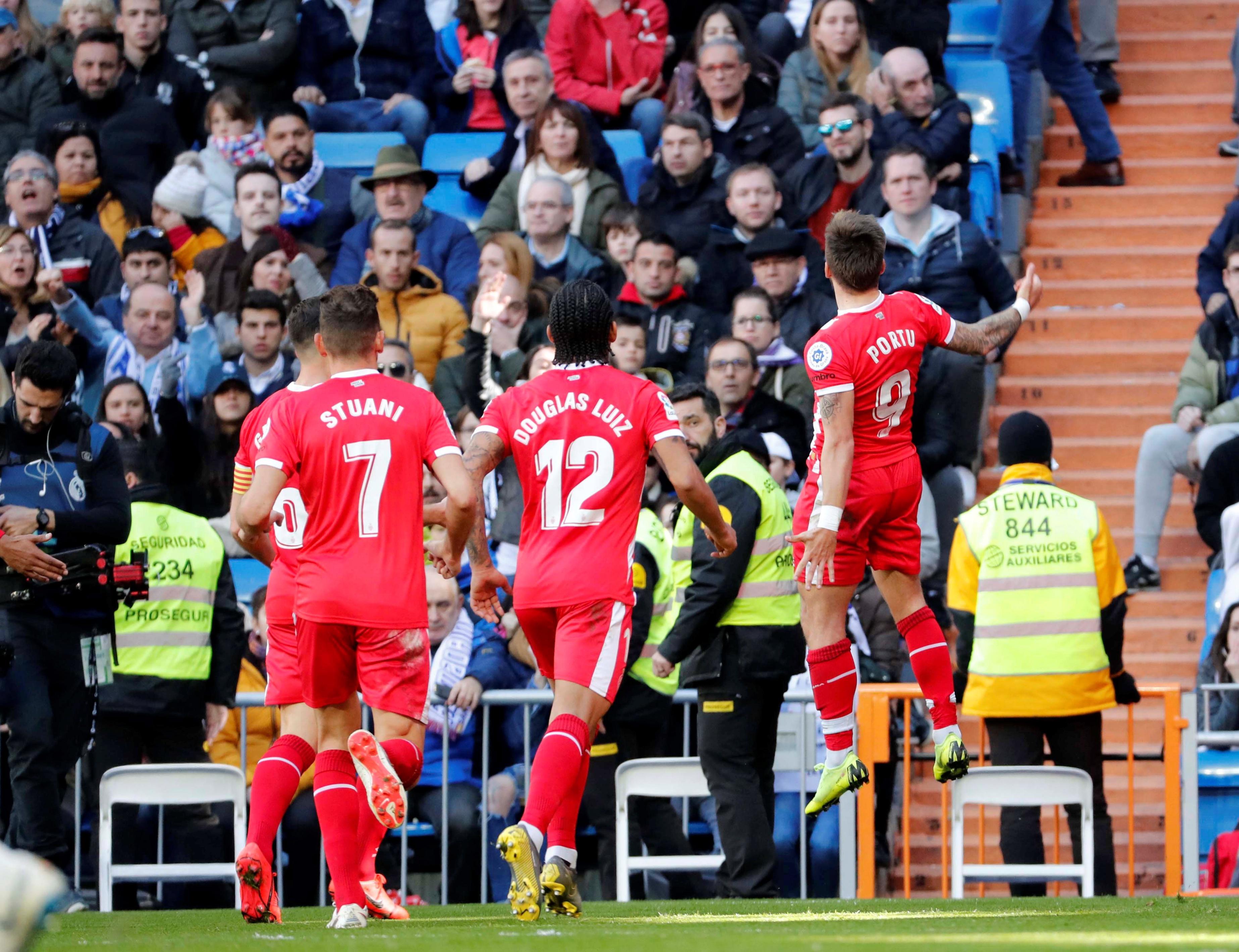 年轻中场的 年轻中场的